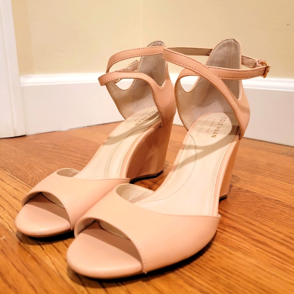 Cole Haan 7.5 wedge heels in pink